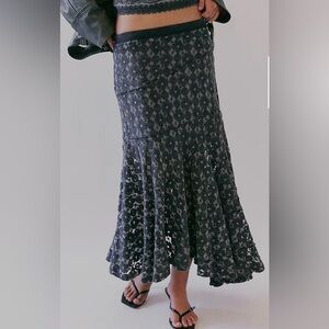 Free People Juniper Skirt
Washed Dark Grey
Size Medium
New!